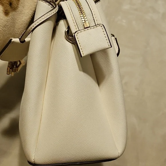 DKNY Handbag EUC - Picture 12 of 16